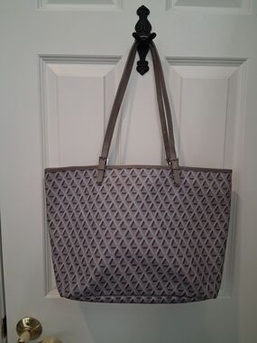 Lancaster Geometric Pattern Grey Tote Bag with Adjustable Straps